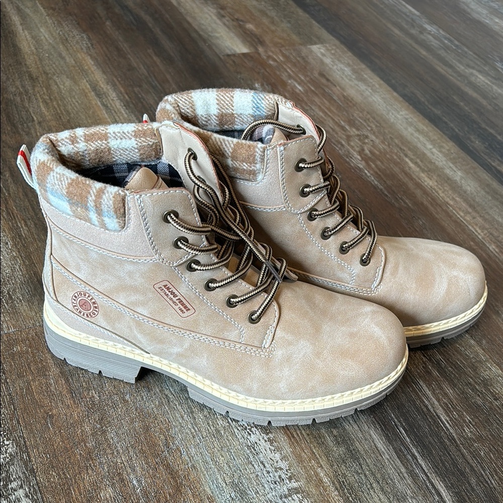 Women’s Boots